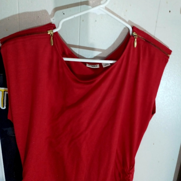 Red blouse - Picture 2 of 3